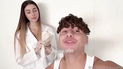 Michelle Comi sorprende Saix con un intenso piacere orale