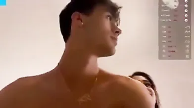 Ragazza bionda italiana scopa il fidanzato in diretta webcam