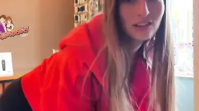 Ragazza italiana scopata con doppia penetrazione orale