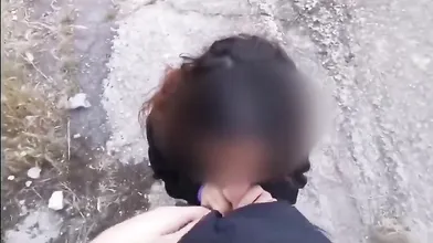 Amplessi all'aperto con Milf sposata e irresistibile