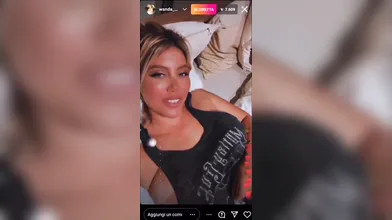 Wanda Nara scivolone hot: tette in mostra su Instagram in diretta