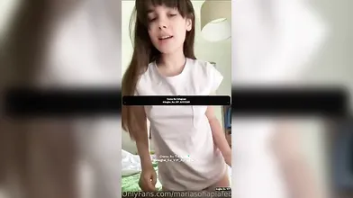 Maria Sofia Federico si gode una masturbazione sexy in totale libertà