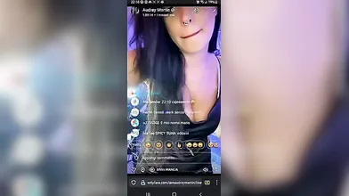 Nuova diretta hot della Martin in topless su OnlyFans