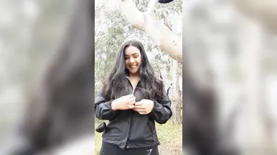 Incontro hot con moracciona formosa e splendide tette al parco