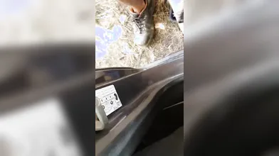 Bocca napoletana bagnata di sperma all'aperto