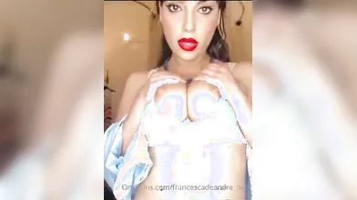 Video porno di Francesca De Andre e tette sexy su OF