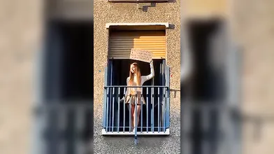 Elisa Esposito cerca sostegno dai fan perché preferisce non lavorare