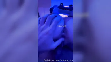 Viviolix scopre il piacere con la masturbazione del fidanzato