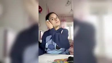 Cubanit4 esausta dallo studio cerca un bel cazzo su OnlyFans