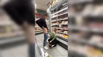 Shinra98 scopata bollente al supermercato video OF