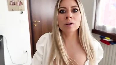 Con questo outfit sexy meriti un pompino da urlo