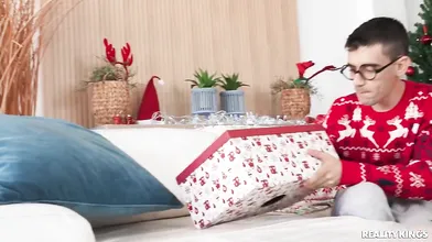 Martina Smeraldi a Natale scopata alla grande con Jordi El Niño Polla