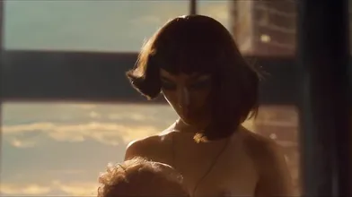 Matilda De Angelis scena hot in Citadel sensualità travolgente