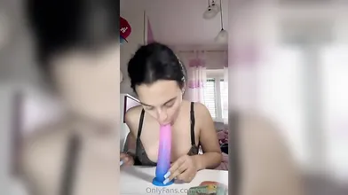 Intervallo di studio infuocato con desiderio insaziabile di scopare