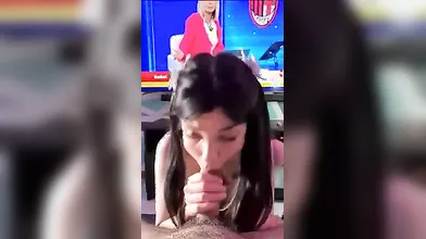 Pompino spinto da ragazza siciliana dal corpo mozzafiato