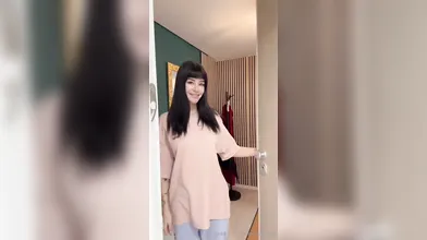 Elena Berlato mostra il suo completino sexy appena ricevuto