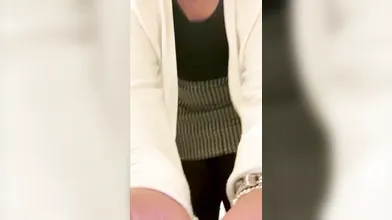 Moglie italiana sexy con curve e seducente fisico