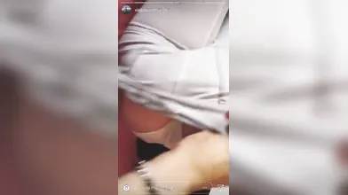 Viola sexy e provocante