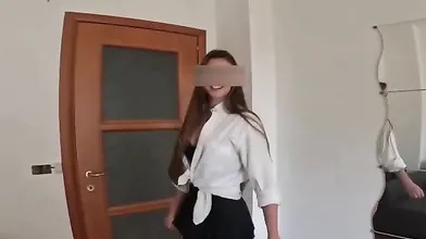 Provino hot: sexy ragazza italiana dal seno grande che fa sesso con un fan