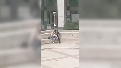 Coppia italiana fa sesso all’aperto sotto il sole