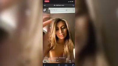 Stephanie in diretta su OnlyFans