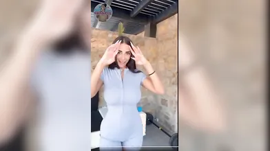 Allenarsi sexy: tettona italiana senza veli con curve mozzafiato OF