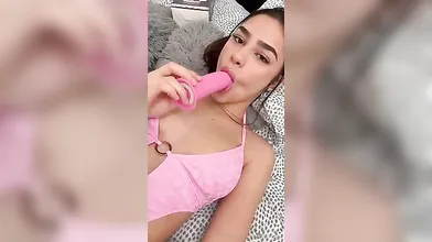 Agata esplora gola e fica con un potente cazzone