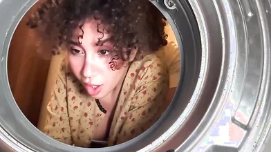 Giovane italiana social scopata intensamente nel bagno