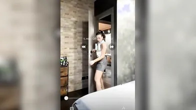 Joi Italiano: Mi Chiude la Bocca e Mi Sbatté con Furia Sensuale