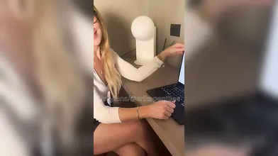 Scopri una nuova lingua con me: lezioni piccanti e divertenti