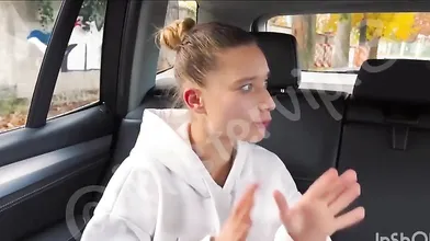 Video lesbo in macchina con ragazze italiane su OF social