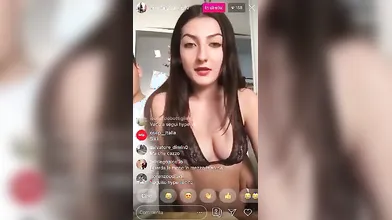 Coppia italiana in diretta su Periscope hot