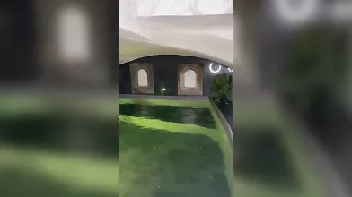 Bella rossa italiana con curve mozzafiato nella Spa