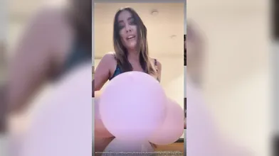 Il grande sedere della napoletana Paola Saulino eroticamente esplosivo