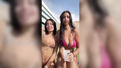 Martina Smeraldi e Naomi De Crescenzo video hot TikTok italiani