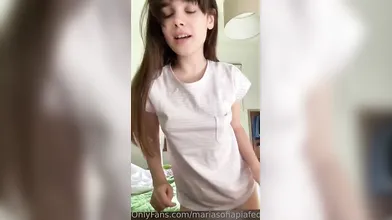 Maria Sofia Federico si gode la masturbazione più hot