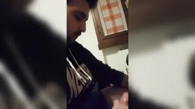 Pompino con ingoio dalla fidanzata italiana (Dialoghi in italiano)