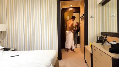 Scopro il piacere proibito: tradisco la mia fidanzata incinta con la sexy vicina di casa