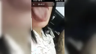 Napoletana si lascia leccare la vagina dal suo fidanzato appassionato