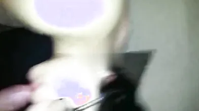 Pompino in POV con fidanzata occhialuta e faccia pieni di sperma