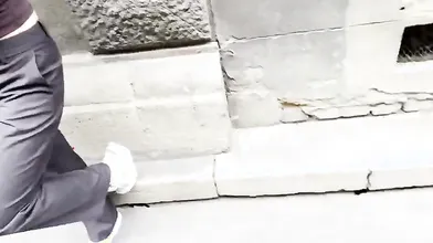 Ragazza universitaria accetta sesso hot in cambio di denaro