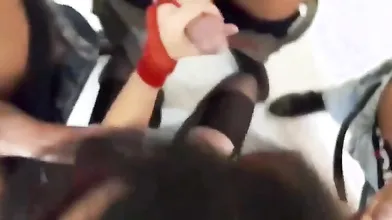 Gang bang cuckold con moglie italiana: sesso anale intenso e doppia penetrazione