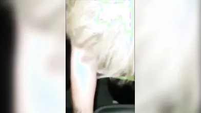 Moglie italiana tradita ripresa mentre fa sesso con un altro uomo