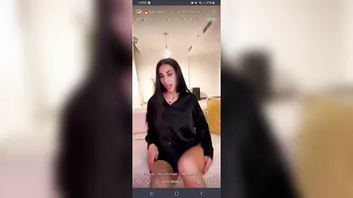 Sara in diretta OF: Voglio un orgasmo intenso oggi