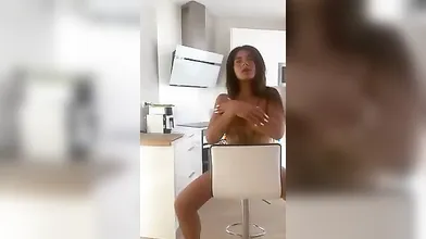 Jasmine Salvati senza veli