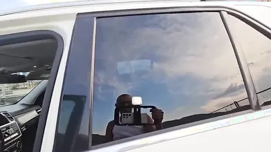 Milf italiana scoperta a fare sesso nel parcheggio del supermercato